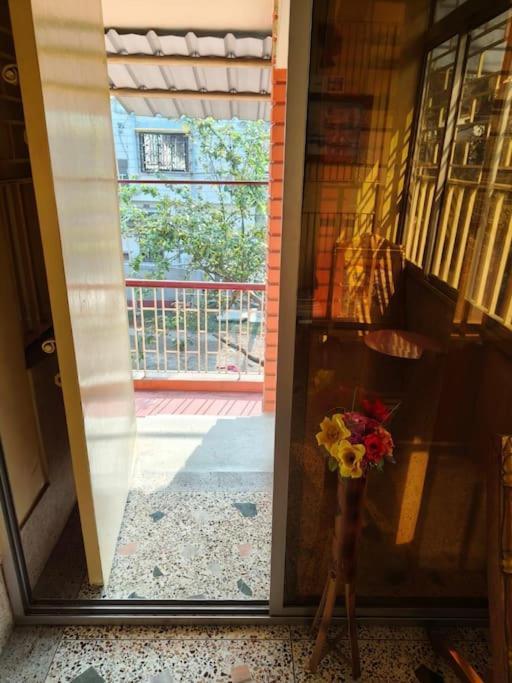 Premium Apartment, Kolkata Airport Exteriör bild